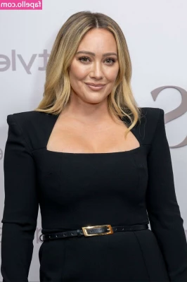 Hillary Duff [ hillary-duff ] - Happy Friday  Who s excited for the weekend    or want me to ride on