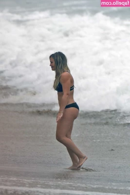 Hillary Duff [ hillary-duff ] - Want to come to bed with me