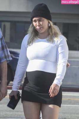 Hillary Duff [ hillary-duff ] - Feeling hot