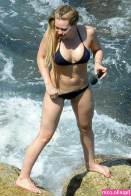 Hillary Duff [ hillary-duff ] - I want my small pussy eaten rn UWU