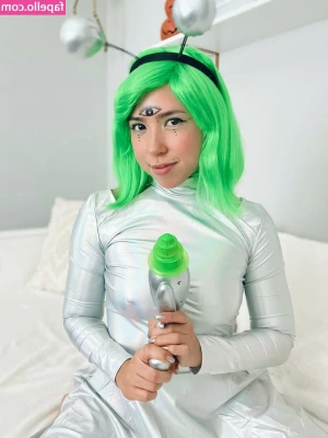 sincerelyxjade_free [ sincerelyxjade-free ] - Yor cosplay ❤️🗡️ Would you let me be your anime mommy?