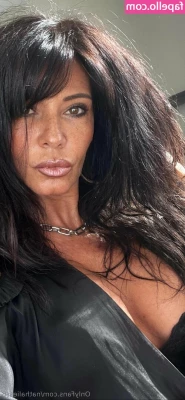 nathaliess8 - I’ve been waiting all day to taste you. It’s a gorgeous evening,
