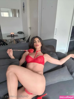 aly_ts [ aly-ts ] - Titty Tuesday is here  Who wants to cum play with this hot milf  I am