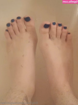 realgothfeet - Safety glasses on, 'cause I might hit you in the eye this time 😎 