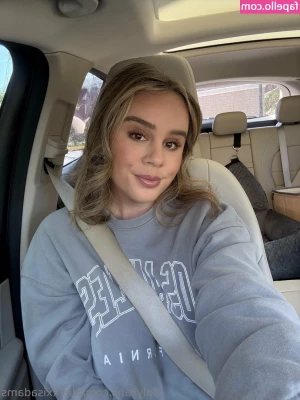 alexxxisadams [ alexxxisadams-3 ] - my friend wants to have fun with you 🤭 👽🔥 @littlerockandroll
