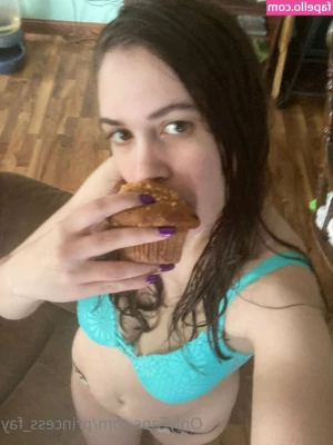 princess_fay [ princess-fay ] - And a little bit more booby