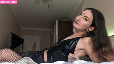 foxyproxxxyvip - Take off all my clothes.. and i'll show u how i can play with your