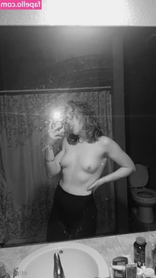 palegreendaydream - Tip  10 right now along with a dick pic and I ll show you EXACTLY how