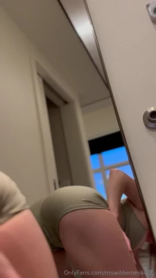 Mswilderness420 - Just a preggo lil horndog who s eating her shorts