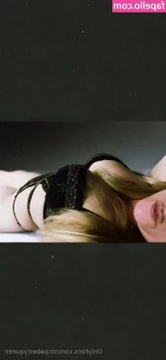 strawberryqueen - It s hump day right  Then come see my uncensored video   more videos