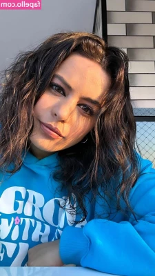 Yasmin Ali Yassine [ yasmin-ali-yassine ] - latin blonde