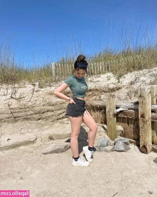 Elsuzannee - bbbexxx    bbbexxx     𝐅 𝐑 𝐄 𝐄