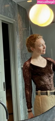 Molly Quinn [ molly-quinn ] - Beach time with @coco_nady just excellent 😍