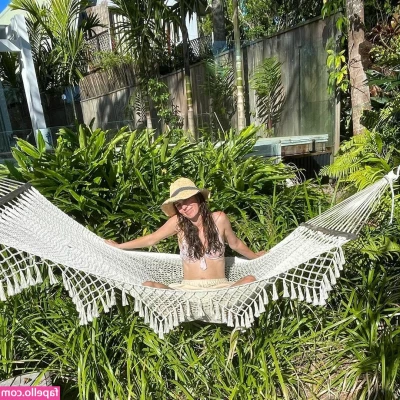 Amy Shark [ amy-shark ] - It is big booty friday