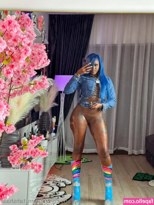 Queen_tahshaar [ queen-tahshaar ] - your sweet babe