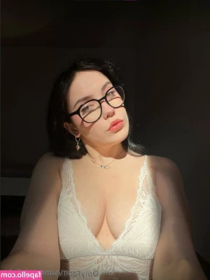 sunnnydelight - do I look good in all black? 🥺