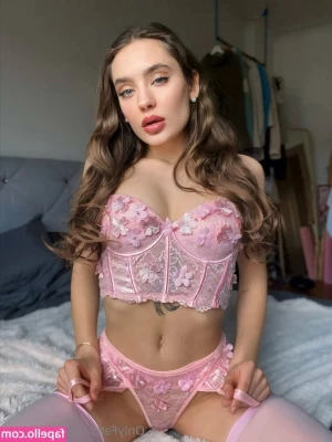 lolly_kiss [ lolly-kiss ] - vi aspetto ai miei piedi