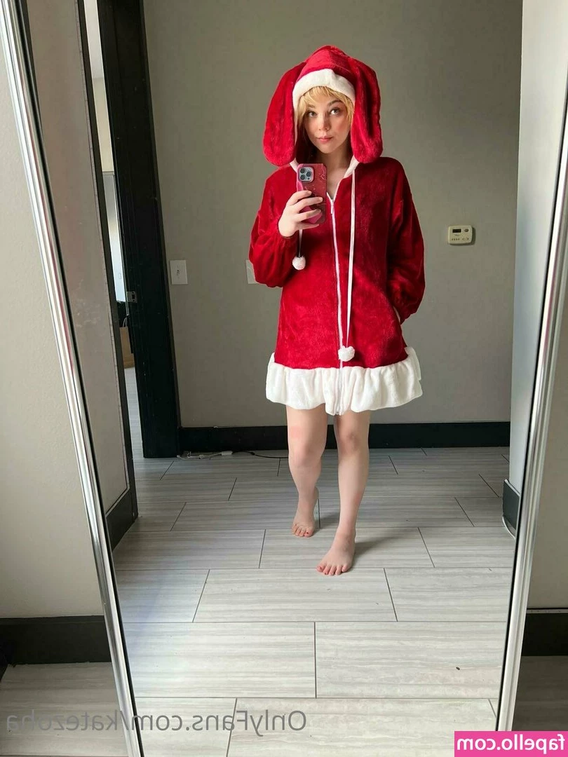 katezoha - First post - Nothing better than a hot shower - I need someone to get