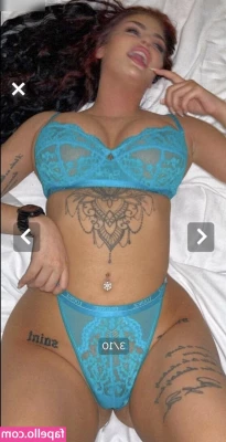 Nina Siegert [ nina-siegert ] - just so yall know this is my free page  you re not gonna see any