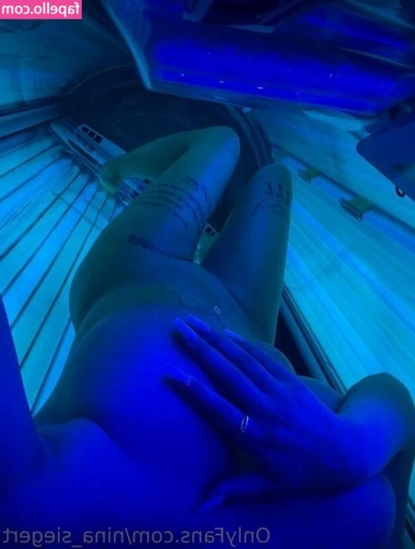 Nina Siegert [ nina-siegert ] - You know you want to see it off...