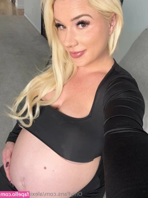alexisbaileyfree - Do you wanna undress me