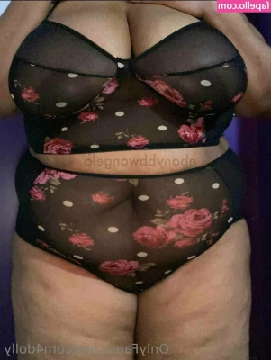 cum4dolly - happy hump day everyone  😍