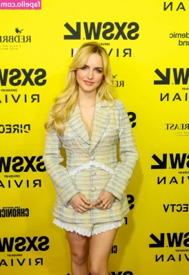 Mckenna Grace [ mckenna-grace ] - Wana taste babe? 👅🍑