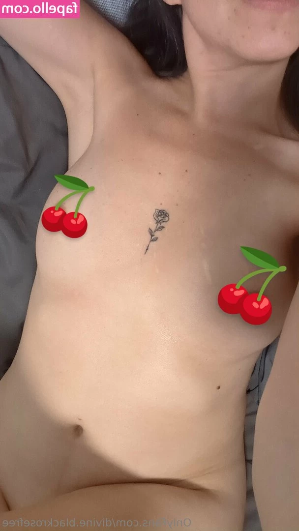 divine.blackrosefree [ divine-blackrosefree ] - Sitting in the car at soccer practice, it’s too cold for me   I’m