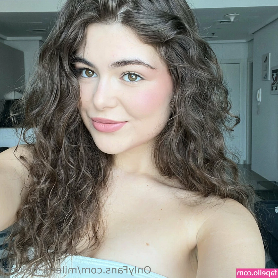 milena_belucci [ milena-belucci ] - Touch me here please