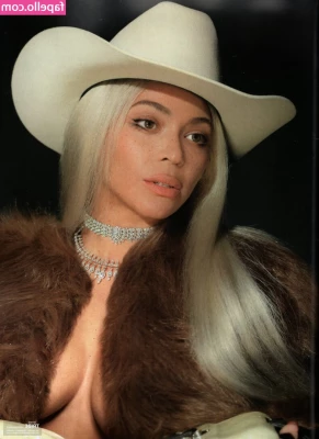 Beyonce - Silly things happen when Luna crafts  Enjoy a random selfie