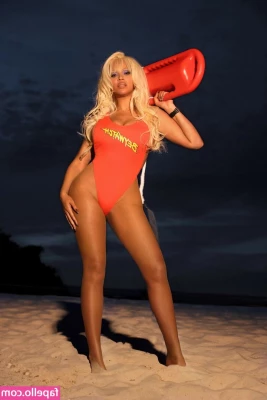 Beyonce - Legs for days? In Sweden, we have legs for weeks.  But I think