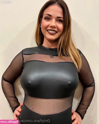 Aurora Sarto [ aurora-sarto ] - You know I’m flaunting this fat ass for Thick Thursday. Would you