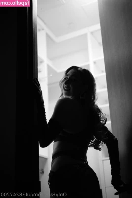 u438247200 - So wet   fingering makes me so horny