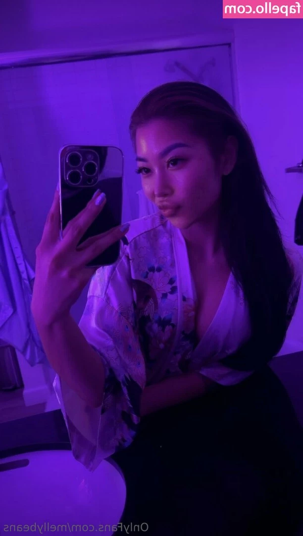 Vietmelly Mellyybeans [ vietmelly-mellyybeans ] - Would you still fuck me if I had curlers in
