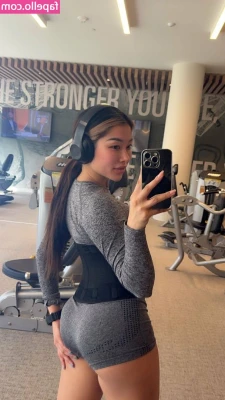 Vietmelly Mellyybeans [ vietmelly-mellyybeans ] - I wanna go on a shopping spree 🥺❤️Anybody wanna help me do