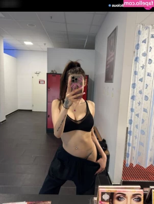 lischadelicious - Wanna see my pretty pink tight   check those DM s bby