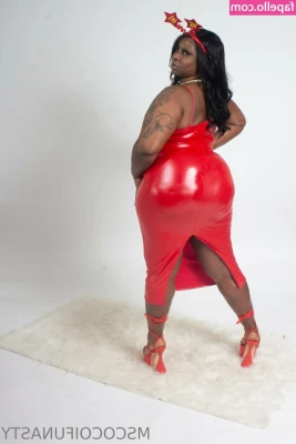 mscocoifunasty - It s very wet under my panties right now  text me and see how I start