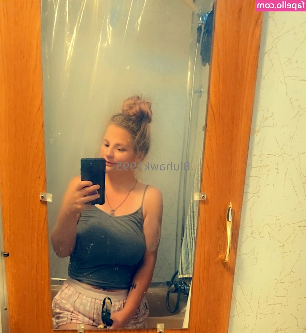 bluhawk1995 - I'm going to start posting more pics and cum videos from here on out