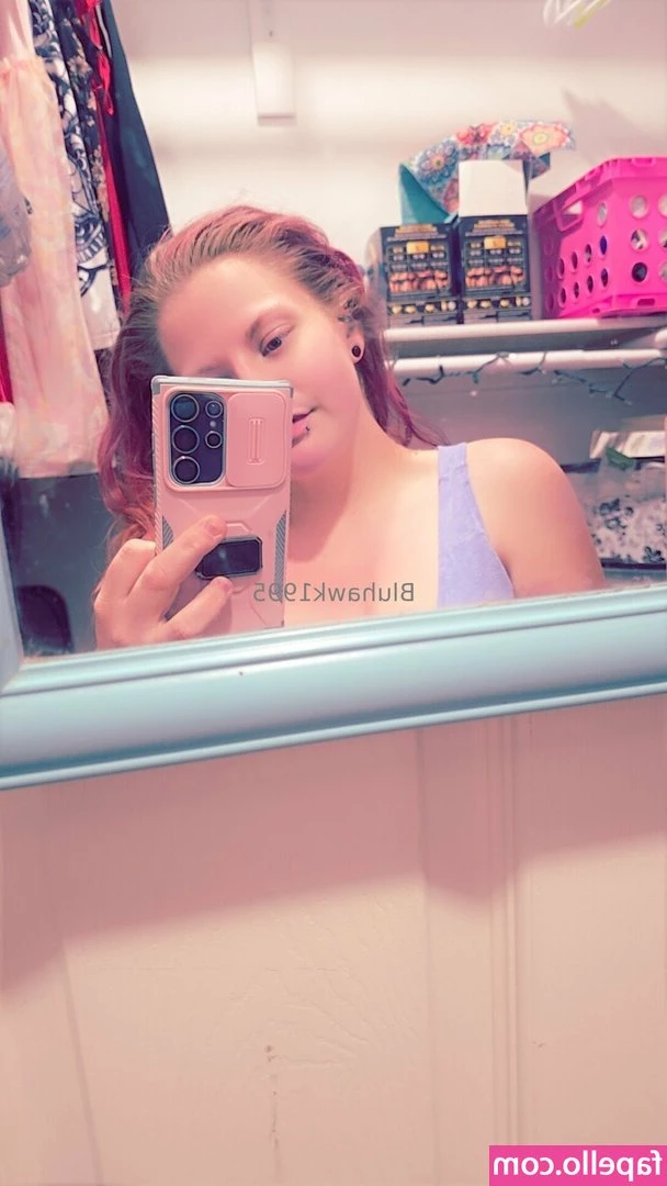 bluhawk1995 - Suck on and pinch my nipples