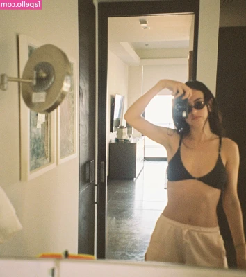 Cazzie David [ cazzie-david ] - Come spend my day off with me 😏