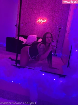 krisdabarb [ krisdabarb-1 ] - I m gorgeous and I know it