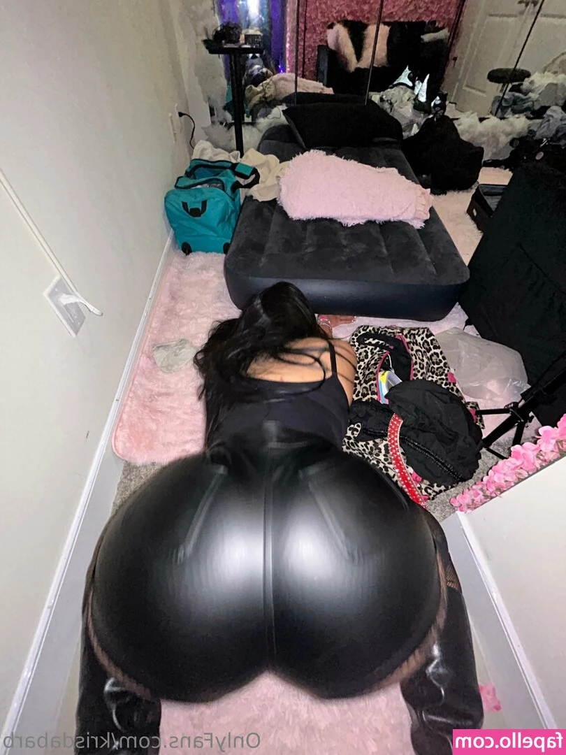 krisdabarb [ krisdabarb-1 ] - what i be wearing to my zoom classes 👀 how easy would it be to