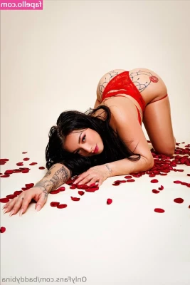 baddybina - who wants to exchange naughty pics?😜