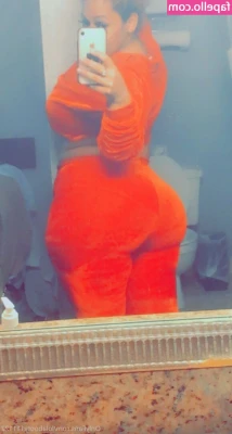 lolabooty111122 - Posso te chupar como chupo esse pau, digo pirulito? 🤤🤭