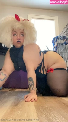 ichigoneverland - Sucking his big balls 😈👅