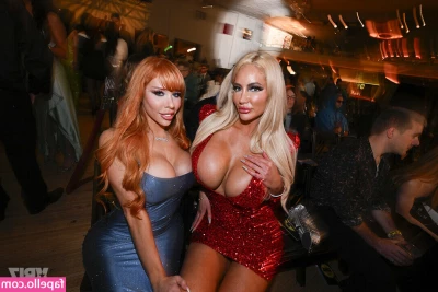 Nicolette Shea [ nicolette-shea ] - Duşta mastürbasyon çok eğlenceli