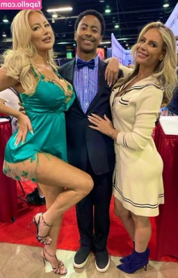 Nicolette Shea [ nicolette-shea ] - goodmorning babes ✨ how is everyone this week?
