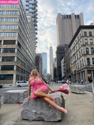 Nicolette Shea [ nicolette-shea ] - Did you happen to catch my latest viddo in OFTV   Banana Bread  So 