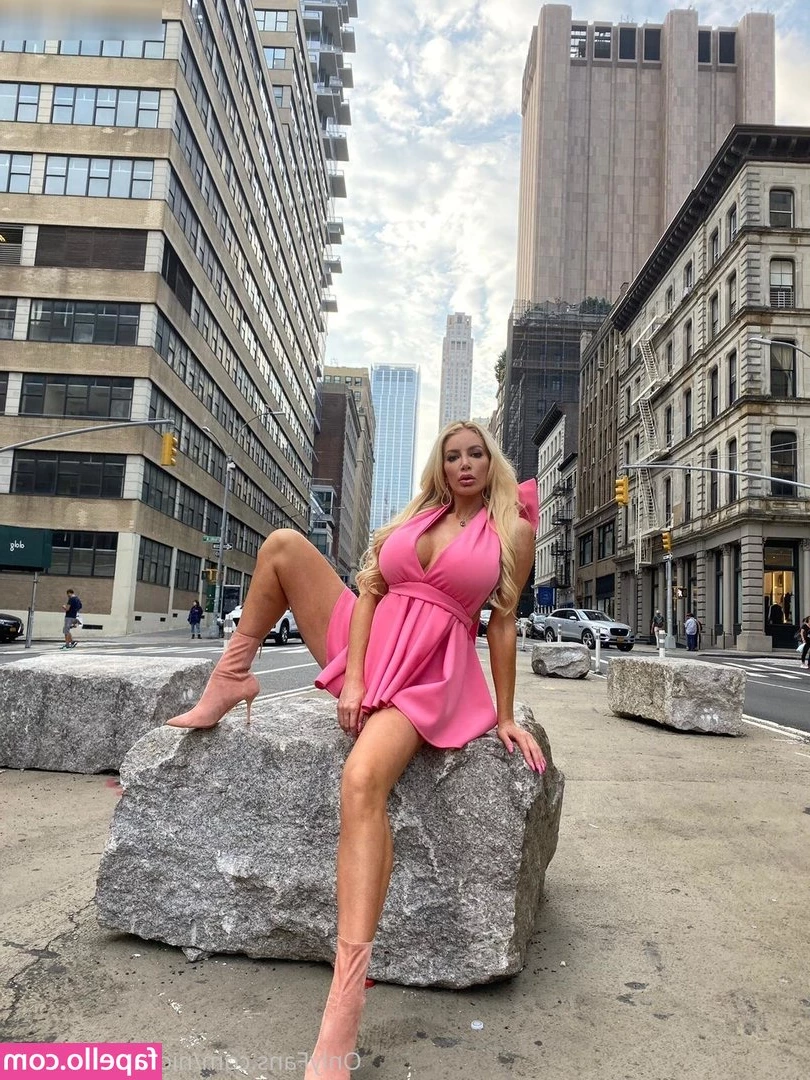 Nicolette Shea [ nicolette-shea ] - It's Unagi-chan🐰💓 What do you think of my glasses?👓💞