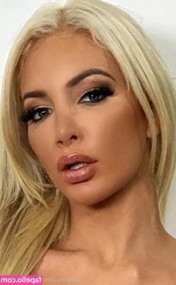 Nicolette Shea [ nicolette-shea ] - I d rather be sat on you